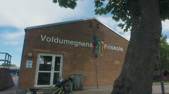 Voldumegnens Friskole nær Randers og Århus